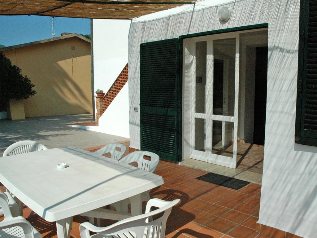 Casa Del Mandorlo Apartment Marina di Campo Room photo
